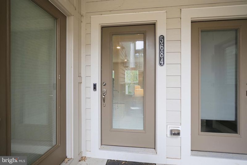 5684 Stephanie Tessa Way #54, Alexandria, VA 22303