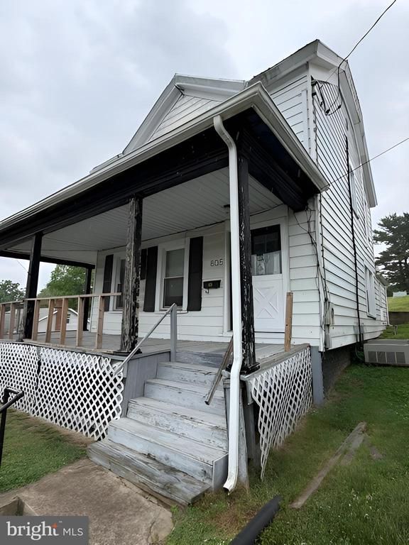 805 E B St, Brunswick, MD 21716