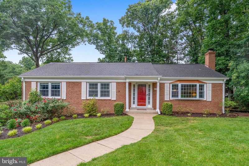 4213 Wilton Woods Ln, Alexandria, VA 22310