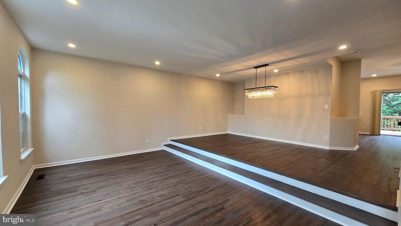 2919 Mainstone Dr, Fairfax, VA 22031