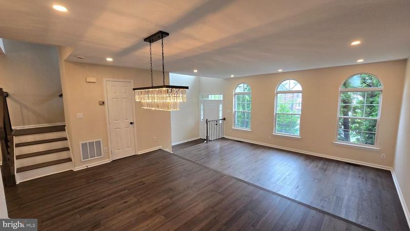 2919 Mainstone Dr, Fairfax, VA 22031