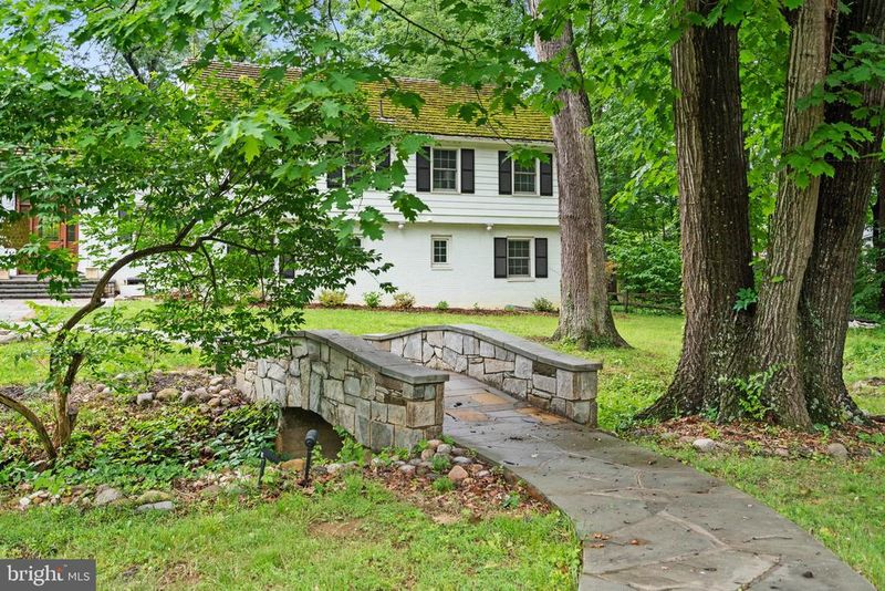 6613 Bradley Blvd, Bethesda, MD 20817
