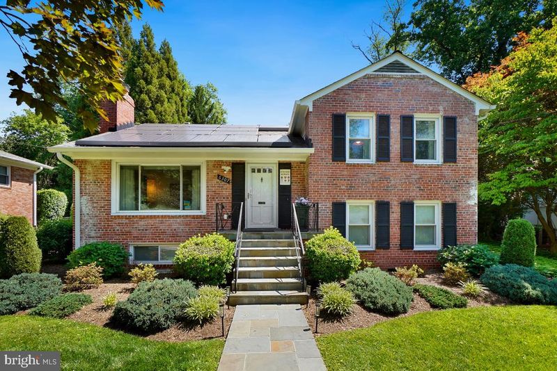 6307 Blackwood Rd, Bethesda, MD 20817