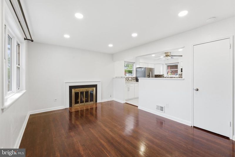 6922 Emerson St, Hyattsville, MD 20784
