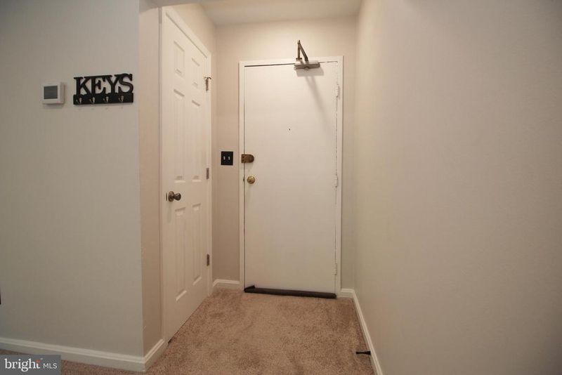 2833 Kalmia Lee Ct #302, Falls Church, VA 22042
