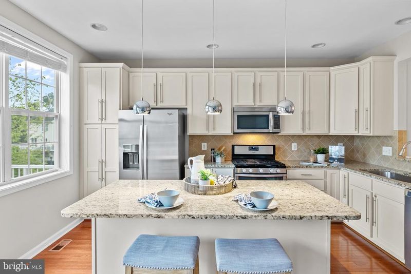 43202 Whelplehill Ter, Ashburn, VA 20148