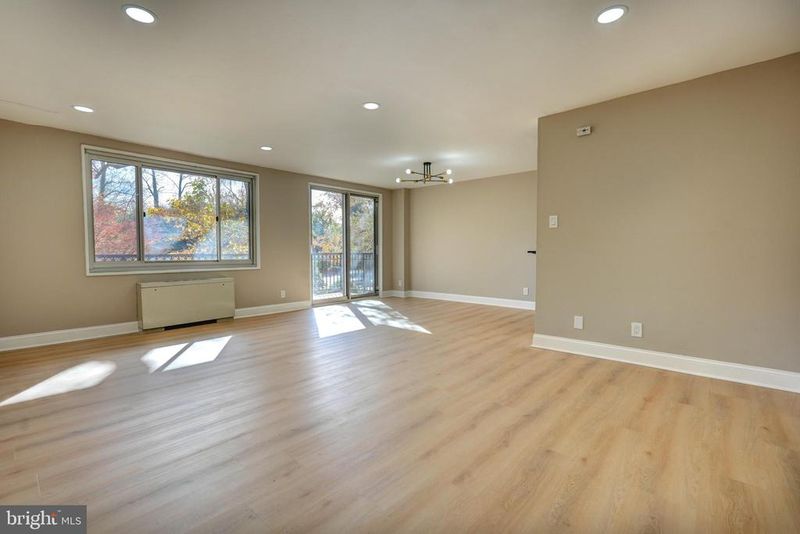 1900 Lyttonsville Rd #211, Silver Spring, MD 20910