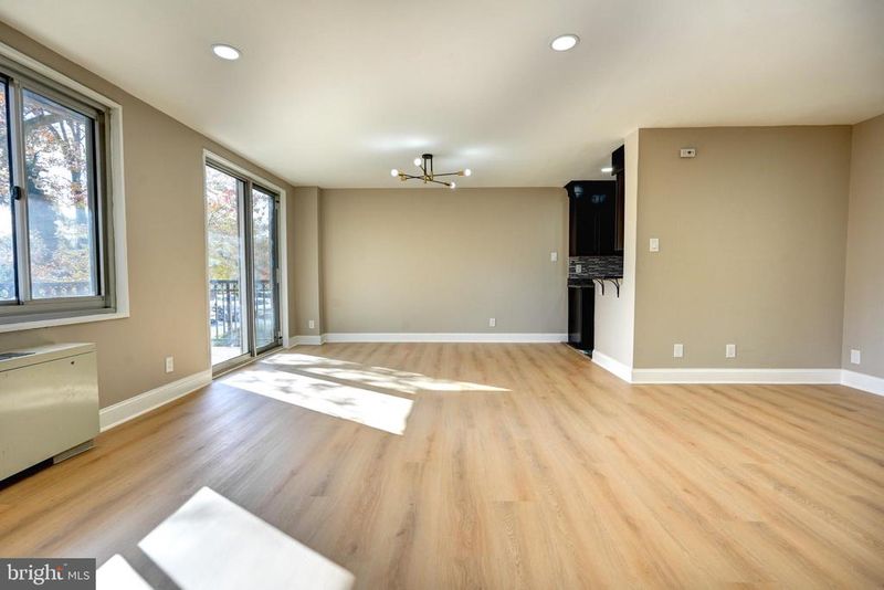 1900 Lyttonsville Rd #211, Silver Spring, MD 20910