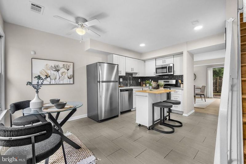 7608 Lotus Ct, Laurel, MD 20707