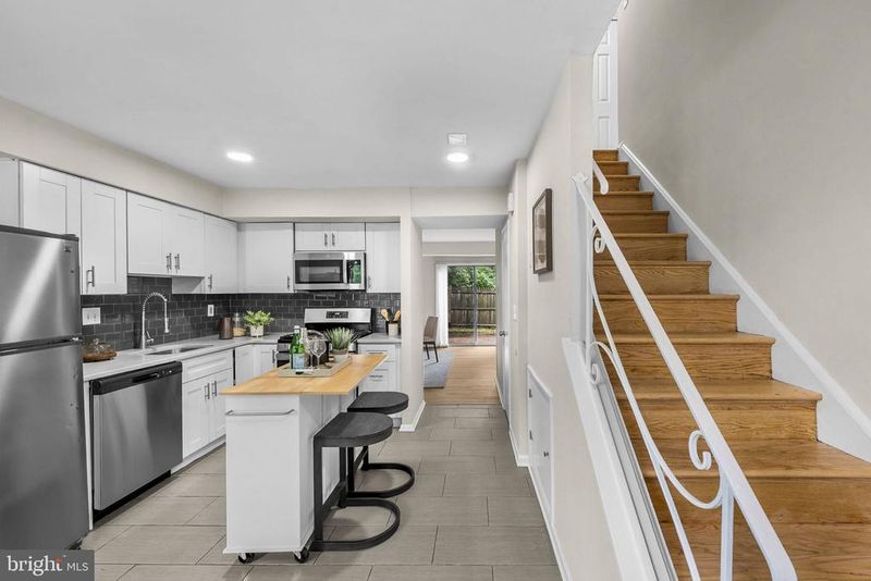 7608 Lotus Ct, Laurel, MD 20707