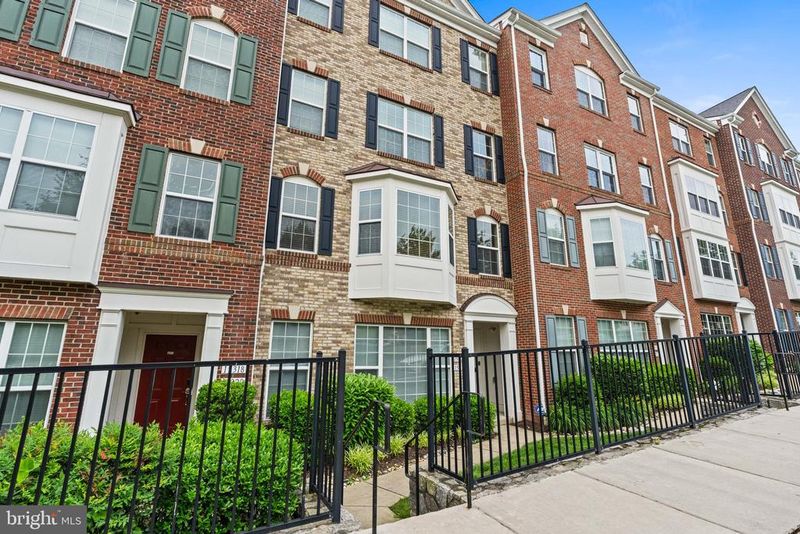 15324 Kensington Park Dr, Woodbridge, VA 22191