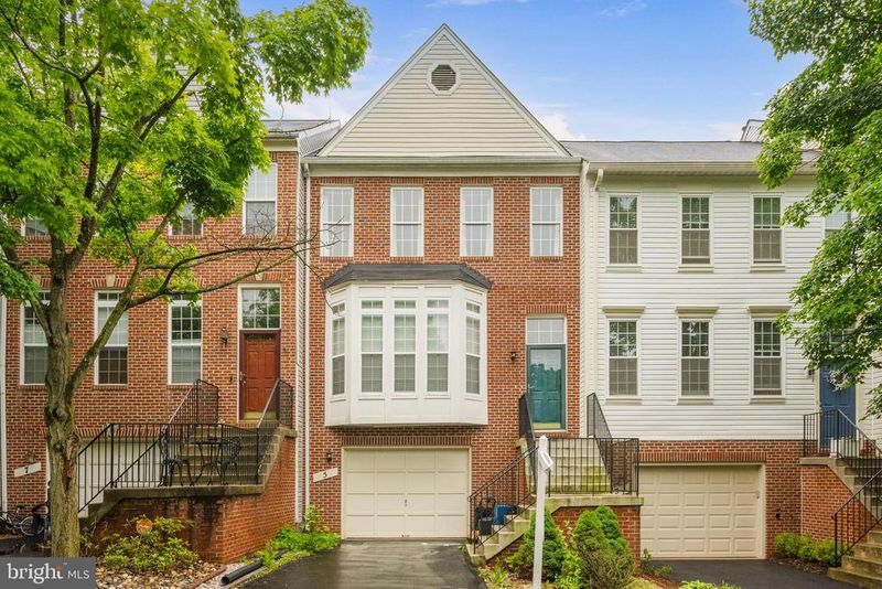 5 Battery Bend Ct, Montgomery Village, MD 20886