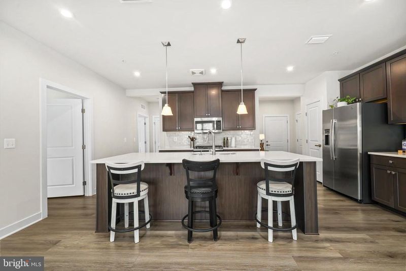 46270 Mount Allen Ter #101, Sterling, VA 20164