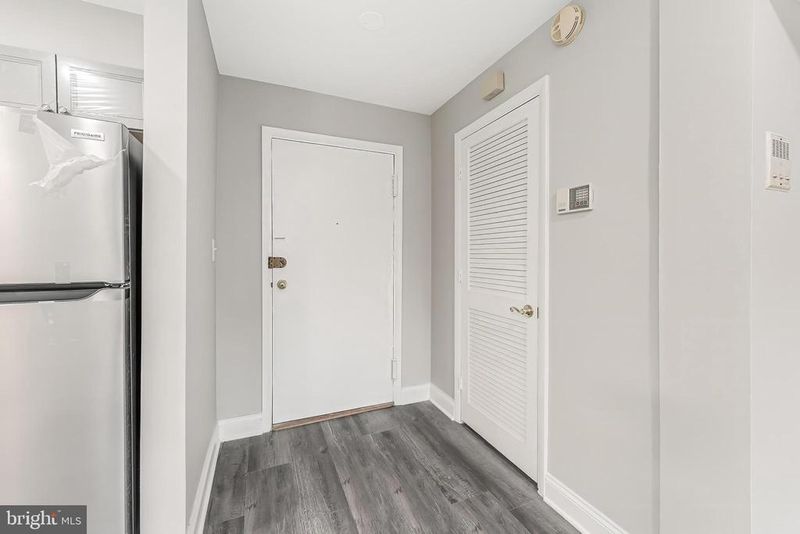 6718 W Wakefield Dr #B2, Alexandria, VA 22307