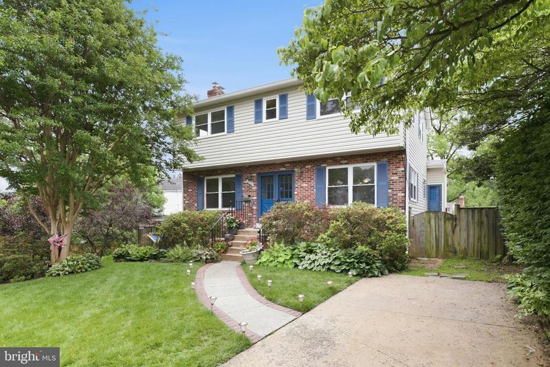 5426 11th St N, Arlington, VA 22205