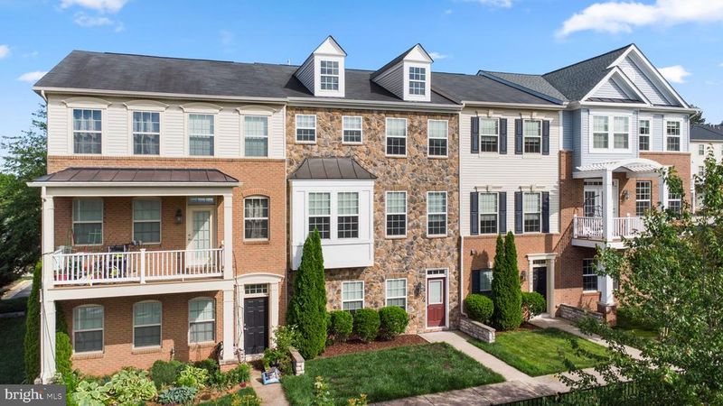 46680 Joubert Ter, Potomac Falls, VA 20165