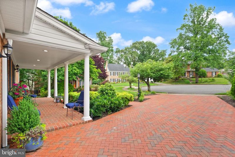 1902 Ancilla Ct, Alexandria, VA 22307