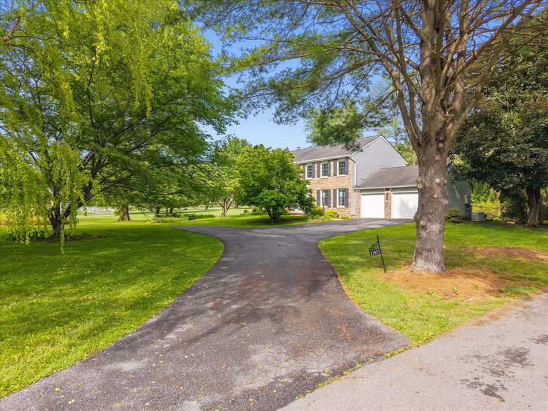 21917 Foxlair Rd, Gaithersburg, MD 20882