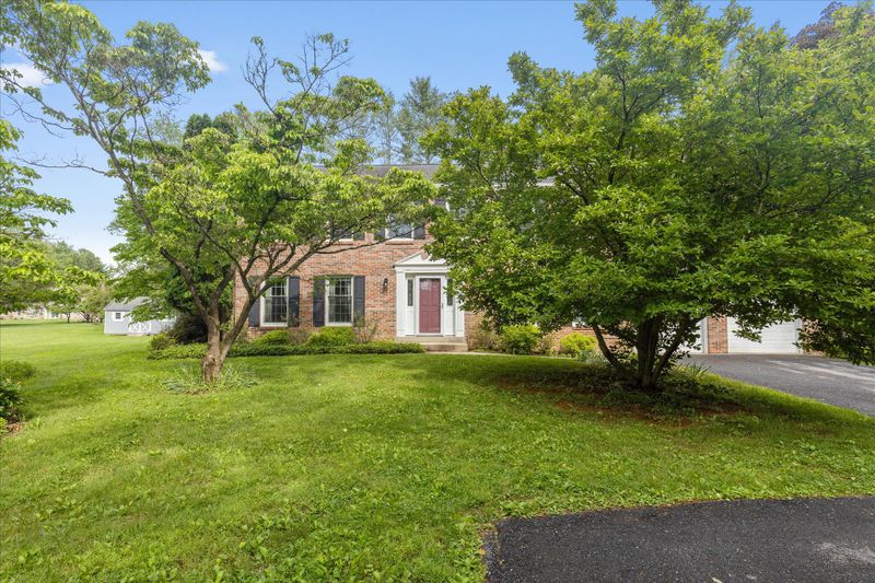 21917 Foxlair Rd, Gaithersburg, MD 20882