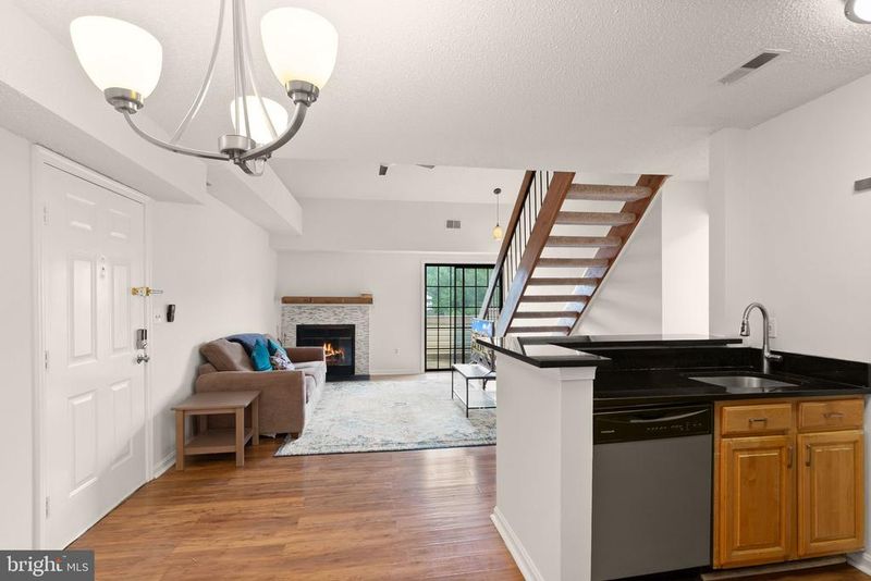 6955 Mary Caroline Cir #I, Alexandria, VA 22310