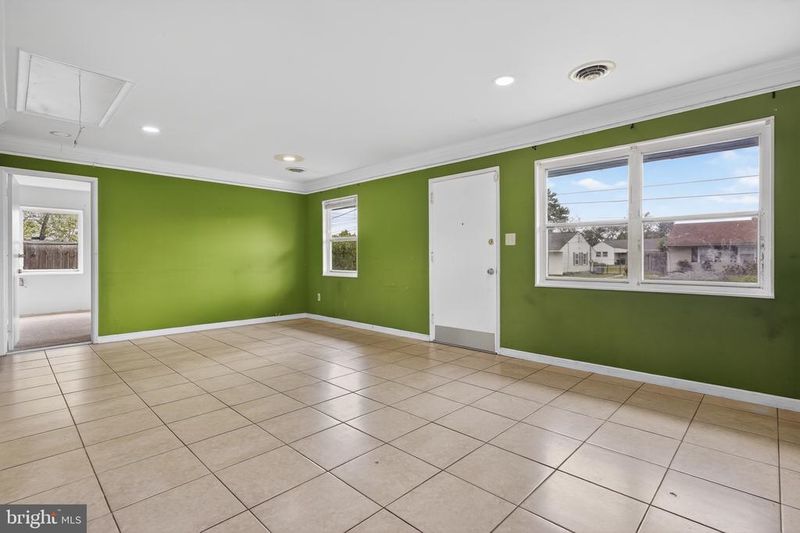 6918 Dudley Ave, Oxon Hill, MD 20745