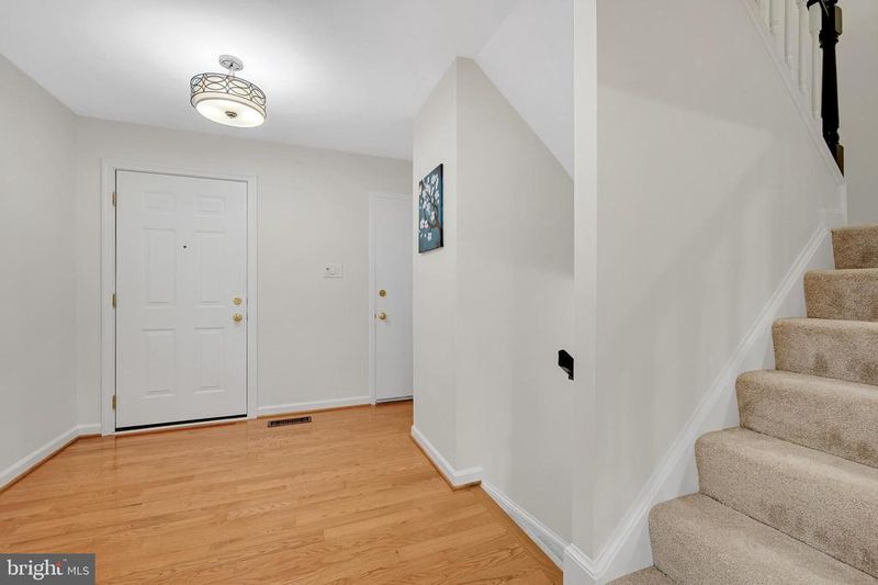 11402 Empire Ln, Rockville, MD 20852