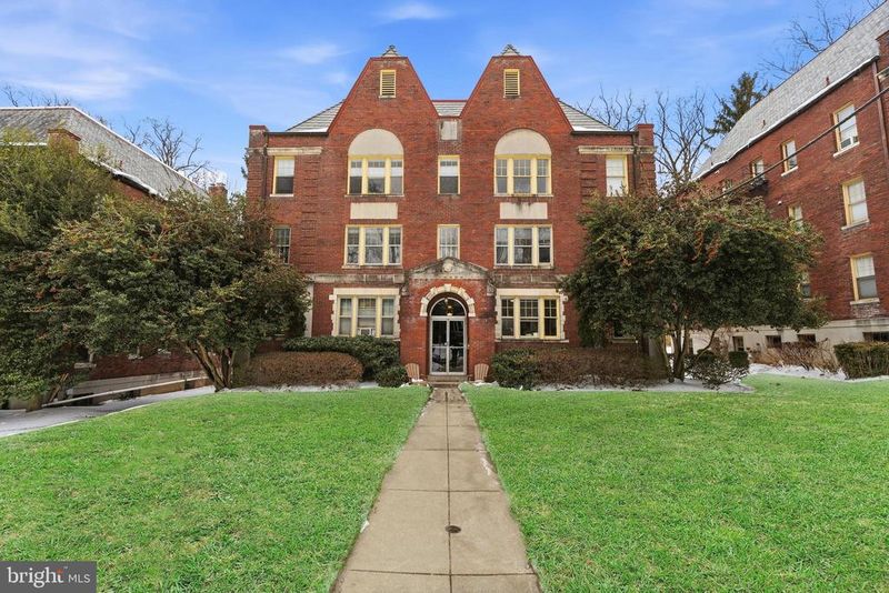 3026 Porter St NW #101, Washington, DC 20008