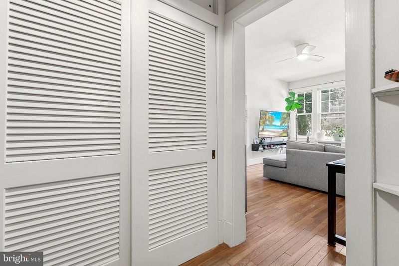 3026 Porter St NW #101, Washington, DC 20008