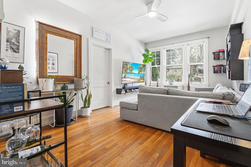 3026 Porter St NW #101, Washington, DC 20008