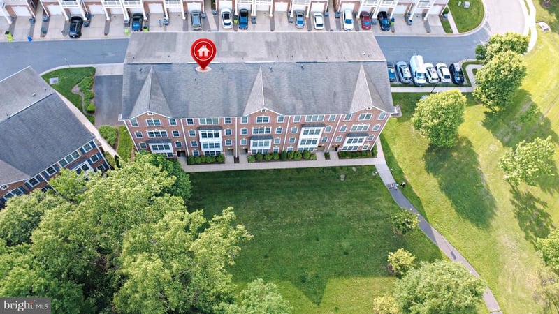 4633 Battenburg Ln #921, Fairfax, VA 22030