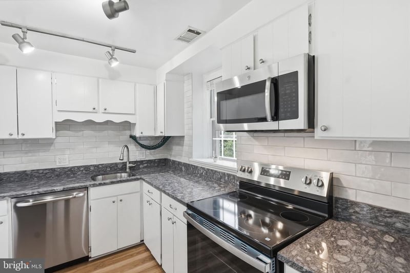 4860 28th St S #C2, Arlington, VA 22206
