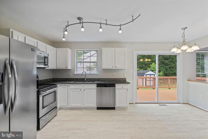 3429 Lacrosse Ct, Woodbridge, VA 22193