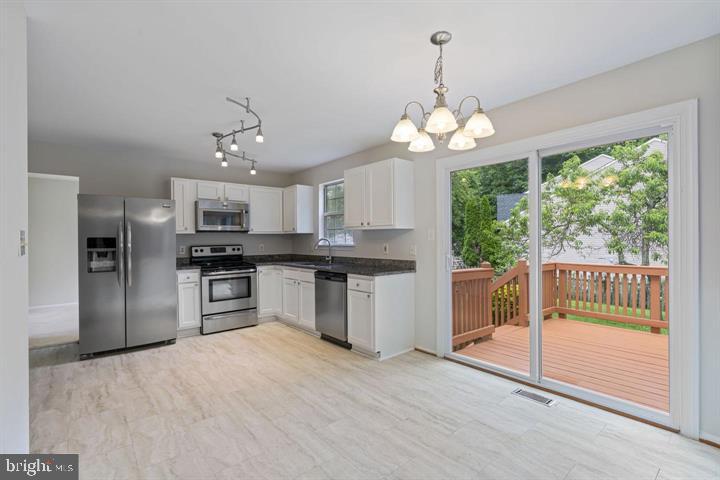 3429 Lacrosse Ct, Woodbridge, VA 22193