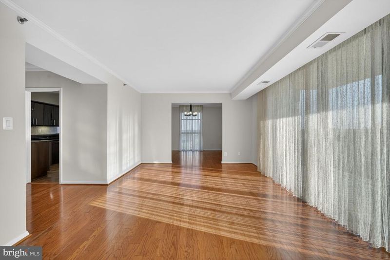 1016 S Wayne St #910, Arlington, VA 22204