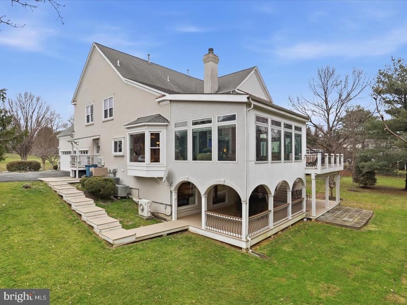 1465 Mayhurst Blvd, Mclean, VA 22102