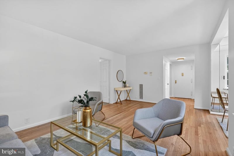 3621 39th St NW #B320, Washington, DC 20016