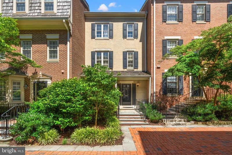 4422 Westover Pl NW, Washington, DC 20016