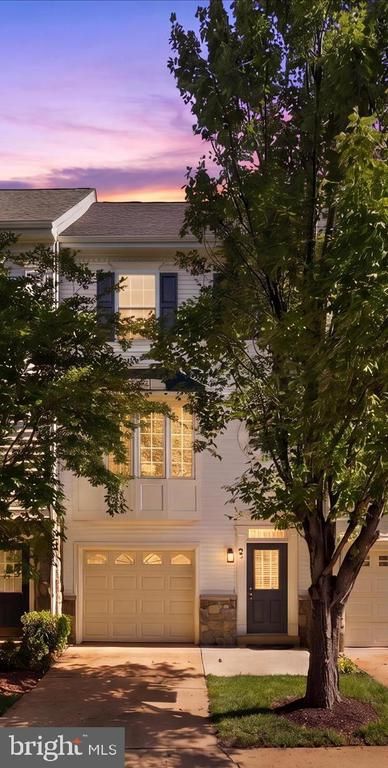 3843 Watkins Mill Dr, Alexandria, VA 22304