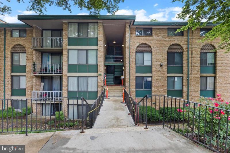 503 N Armistead St #102, Alexandria, VA 22312