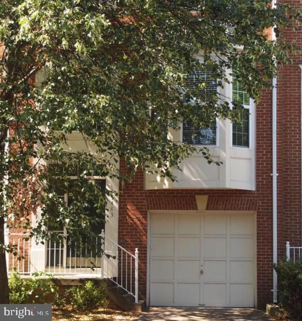 11483 Carriage Ct, Fairfax, VA 22030