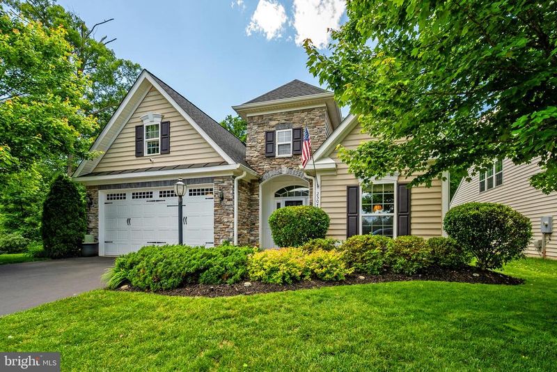 25079 Chafee Cir, Aldie, VA 20105
