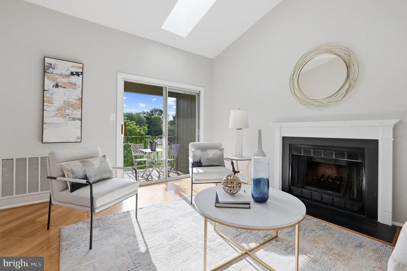 7755 New Providence Dr #55, Falls Church, VA 22042