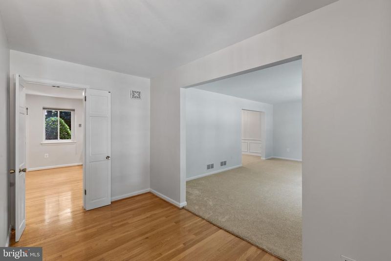 6117 Harmon Pl, Springfield, VA 22152