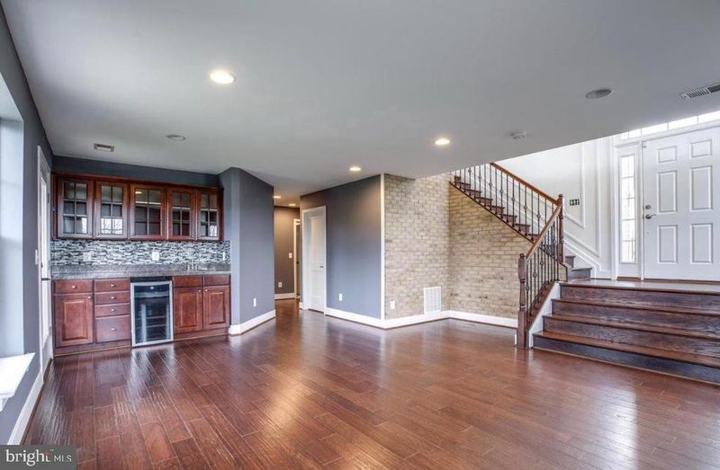 42610 Beckett Ter, Ashburn, VA 20148