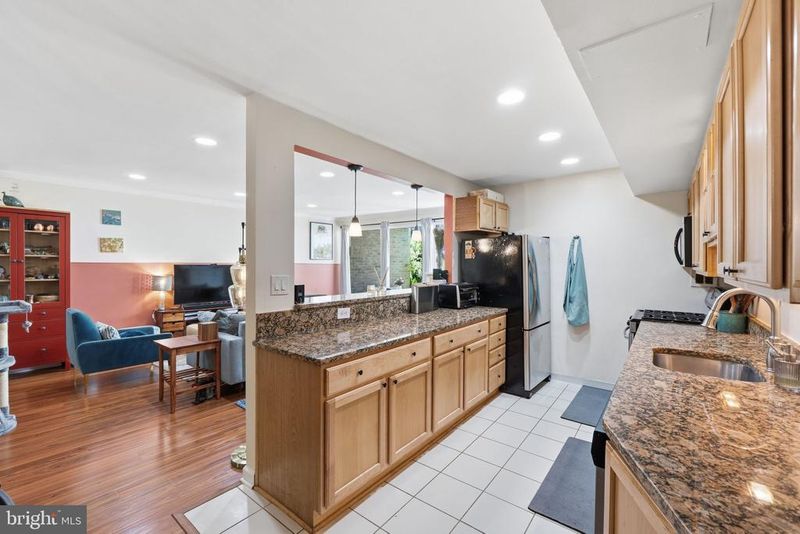 7541 Spring Lake Dr #B-2, Bethesda, MD 20817