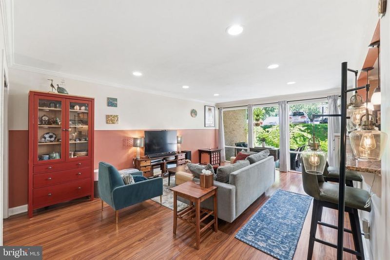 7541 Spring Lake Dr #B-2, Bethesda, MD 20817