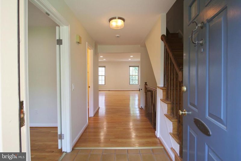 436 N Park Dr, Arlington, VA 22203