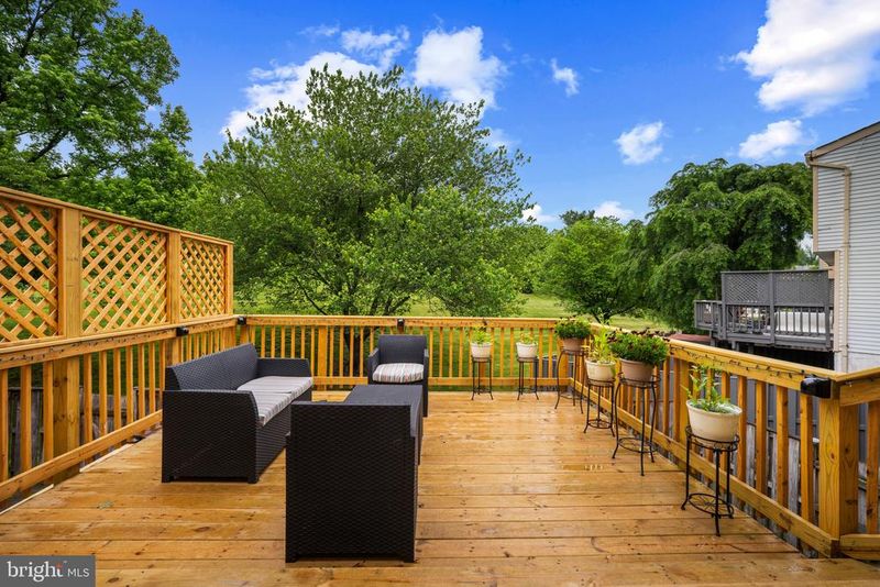 2059 Gervais Dr, Falls Church, VA 22043