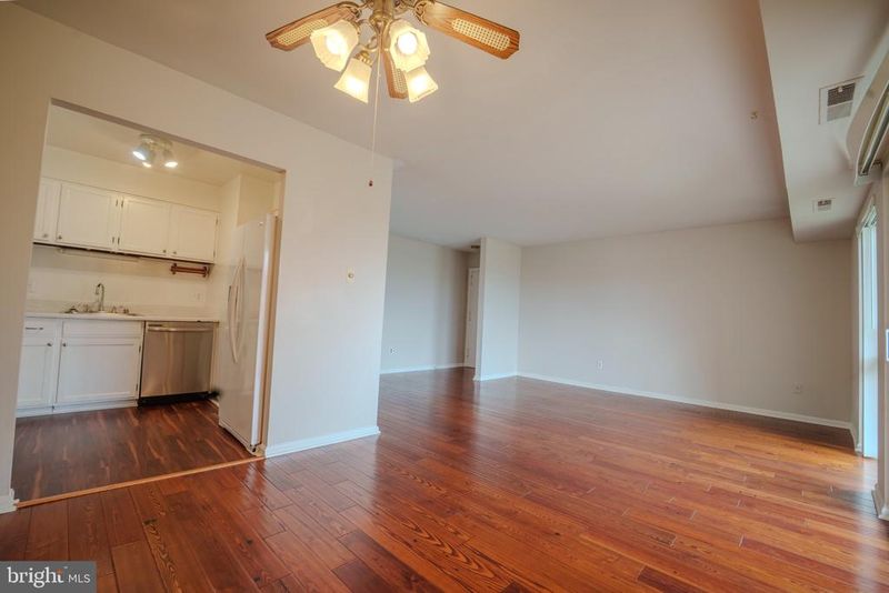 6147 Edsall Rd #N, Alexandria, VA 22304