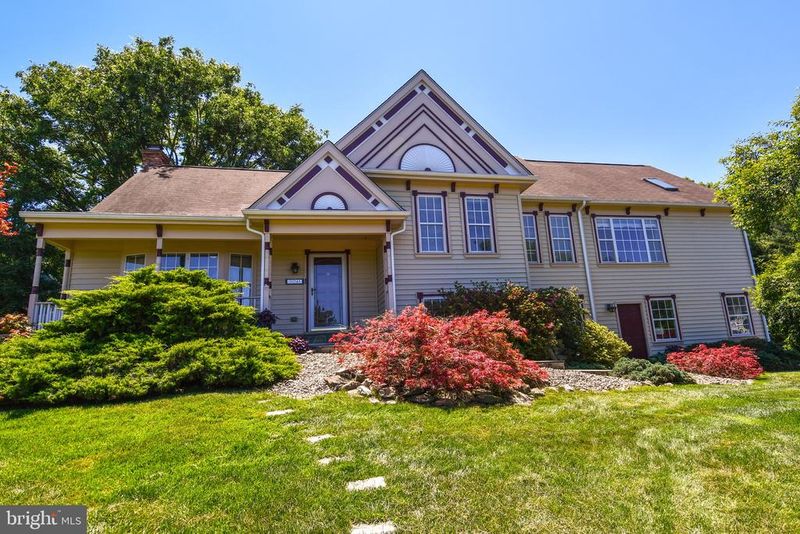 11061 Tottenham Ln, Reston, VA 20194